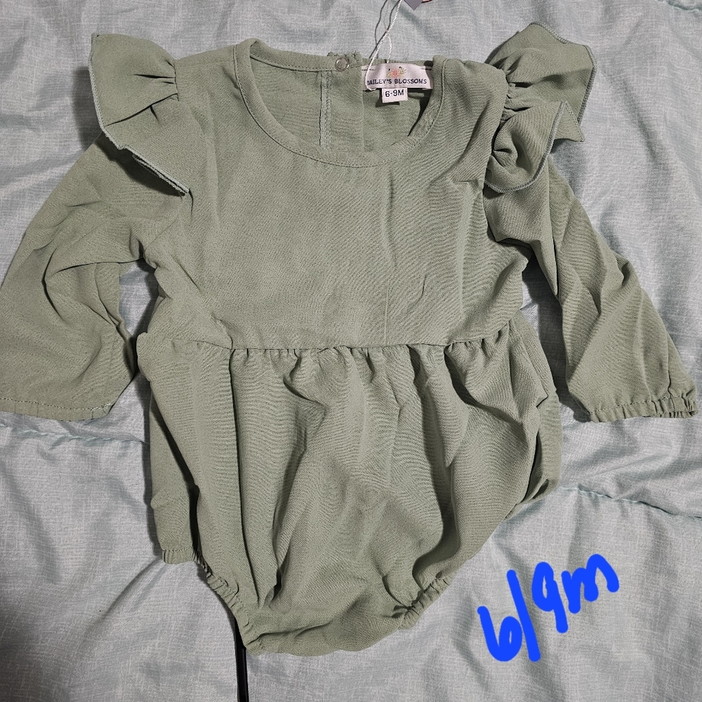 Nwt baileys blossoms long sleeve